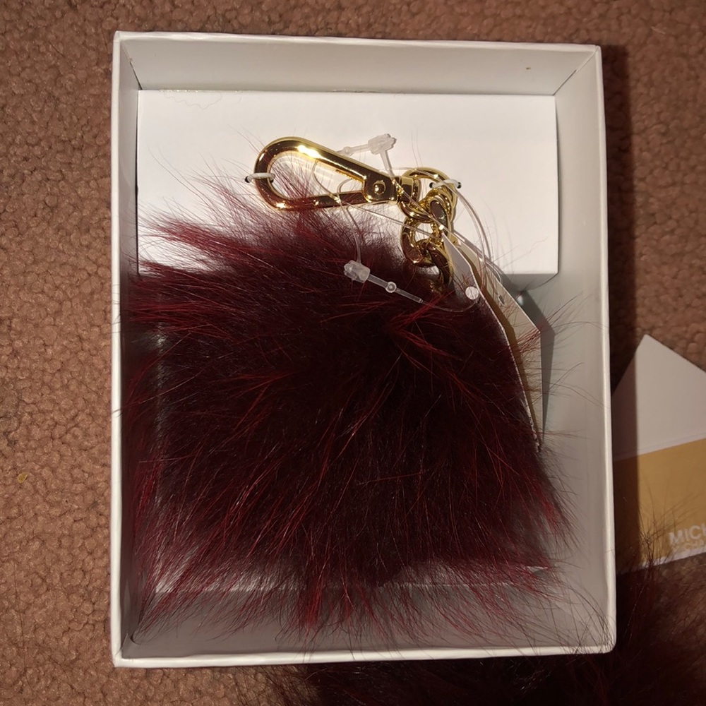 💕NWT Michael Kors Keychain!